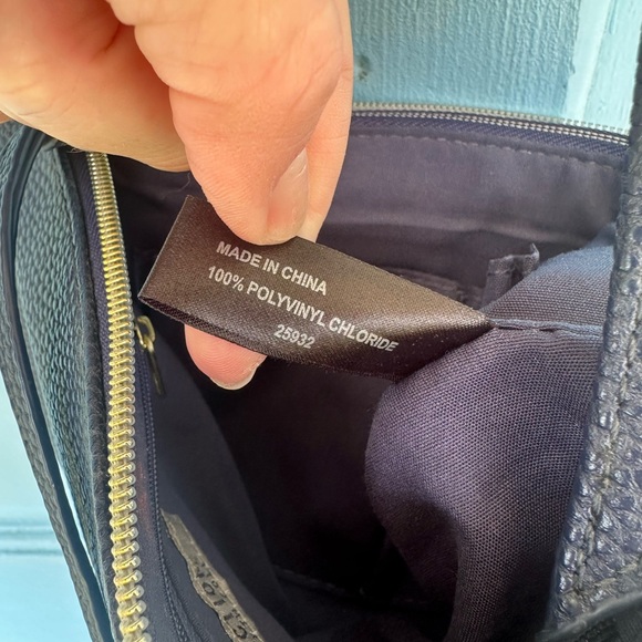 Kenneth Cole Reaction Blue Crossbody Pebbled Leather Purse - Picture 3 of 14